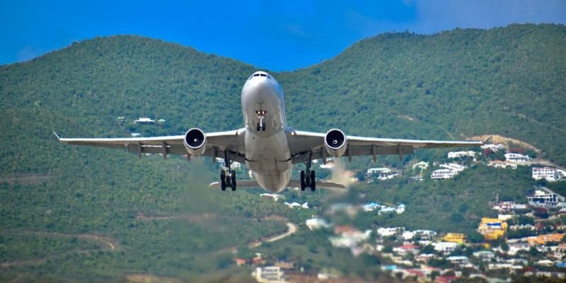 What airlines are flying out of Israel (1)